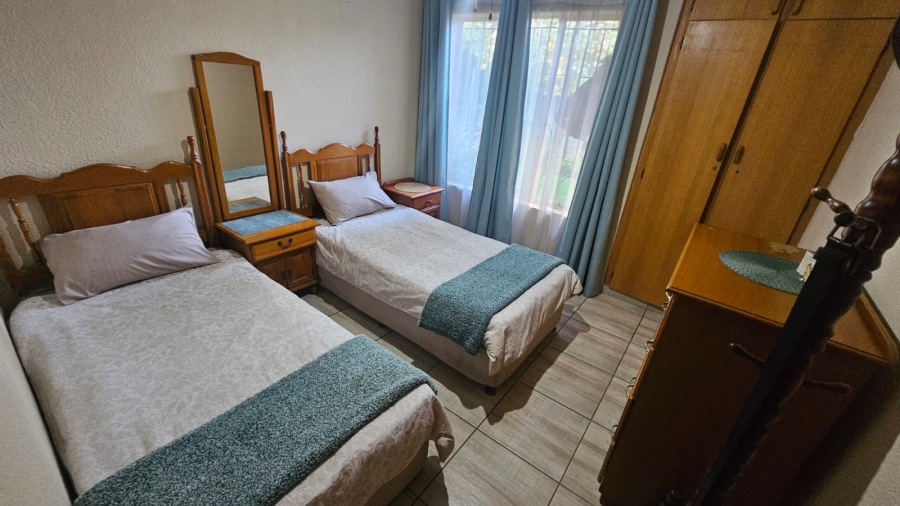 4 Bedroom Property for Sale in Geelhoutpark North West